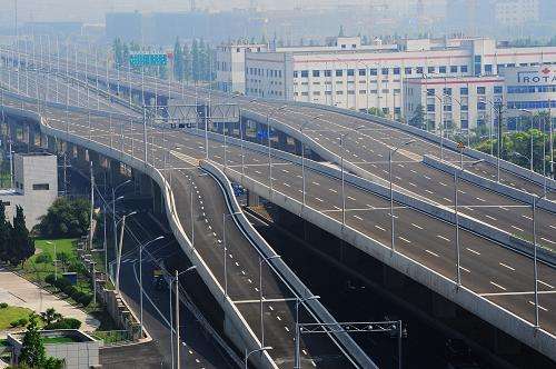 2019年4月江蘇某地快速路閘道路基照明項目改造